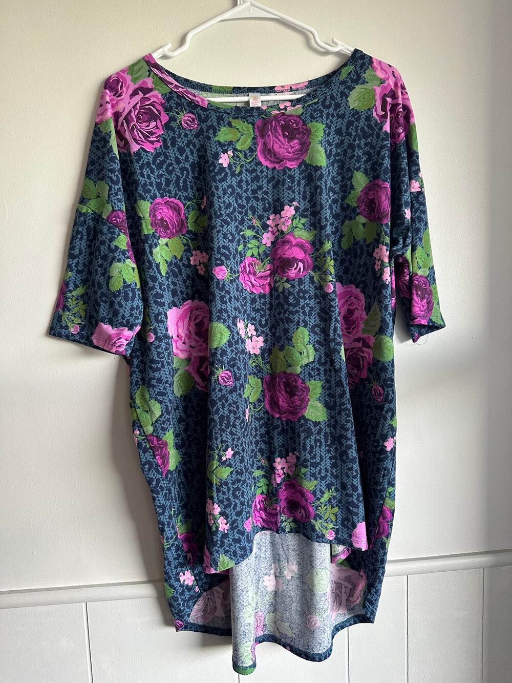 LuLaRoe Floral High Low Tunic Top Large Navy Pink Purple Rose Butter Soft Shirt